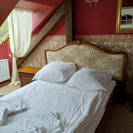 B&B Willa Kraj 우스트론