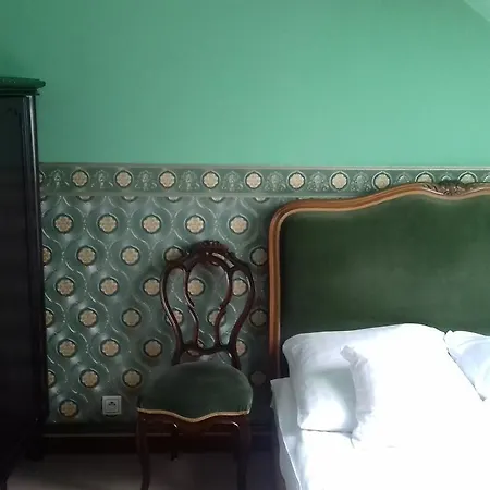 Willa Kraj 우스트론